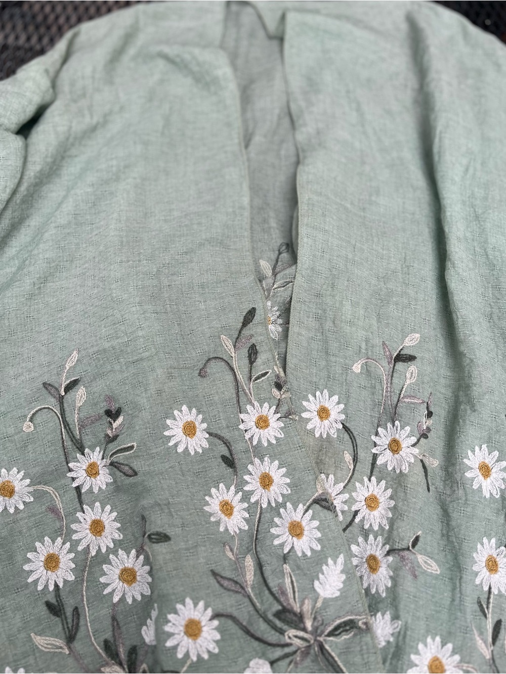 Super soft Daisy embroidered Kimono